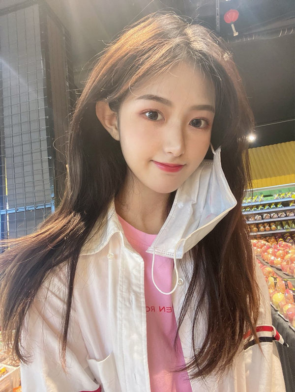 芝加哥伴游大学生